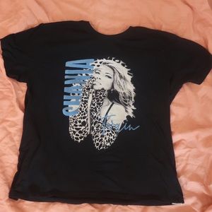 Shania Twain band tee.